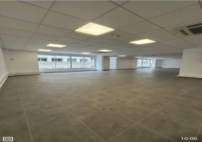 30 Chambres Chambres,12 Salle de bainSalle de bain,Bureau,A louer,1214