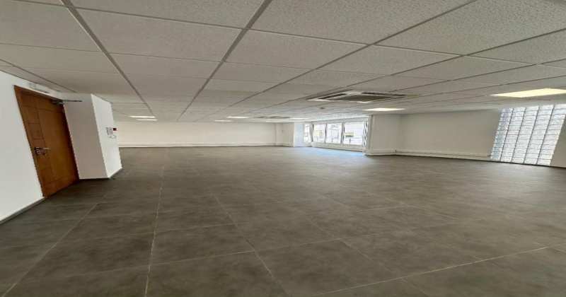 30 Chambres Chambres,12 Salle de bainSalle de bain,Bureau,A louer,1214