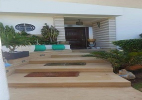 3 Bedrooms Bedrooms, ,2 BathroomsBathrooms,Villa,A vendre,1037