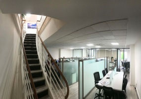 2 BathroomsBathrooms,Bureau,A louer,1050